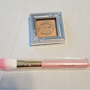 Pretty Vulgar Highlighter and Slmissglam Brush‎
